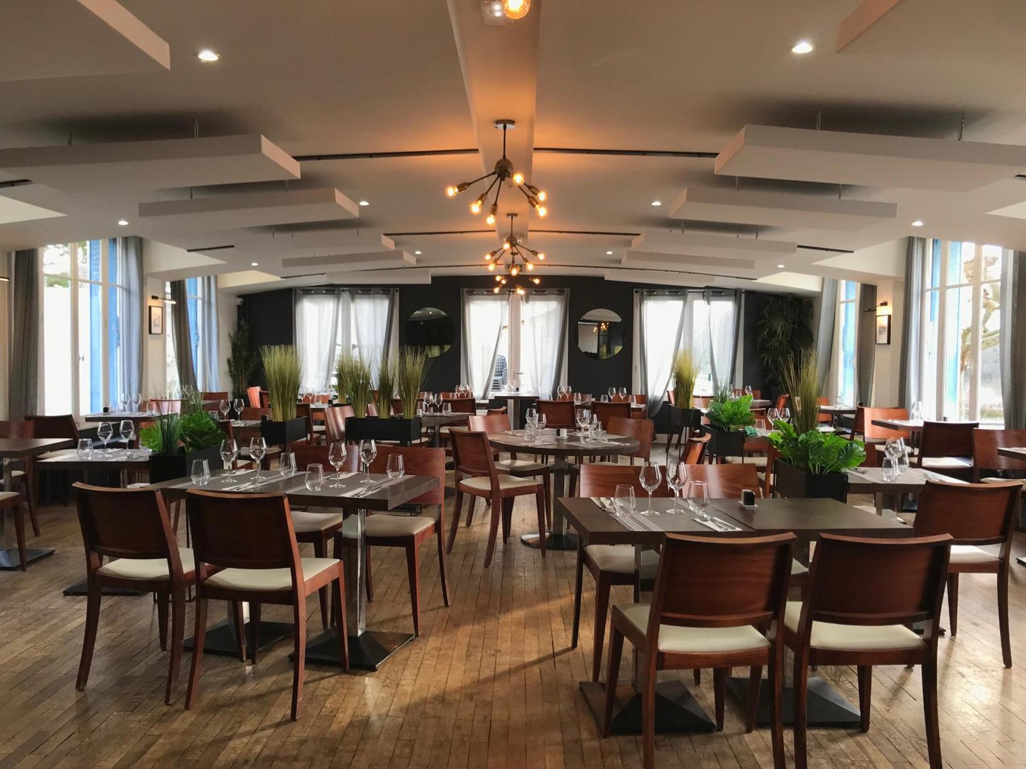 Logis Hotel & Restaurant - Les Bords De Seine La Roche-Guyon Eksteriør bilde
