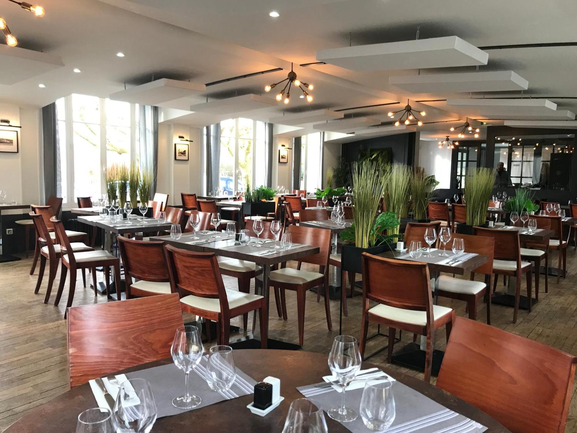 Logis Hotel & Restaurant - Les Bords De Seine La Roche-Guyon Eksteriør bilde