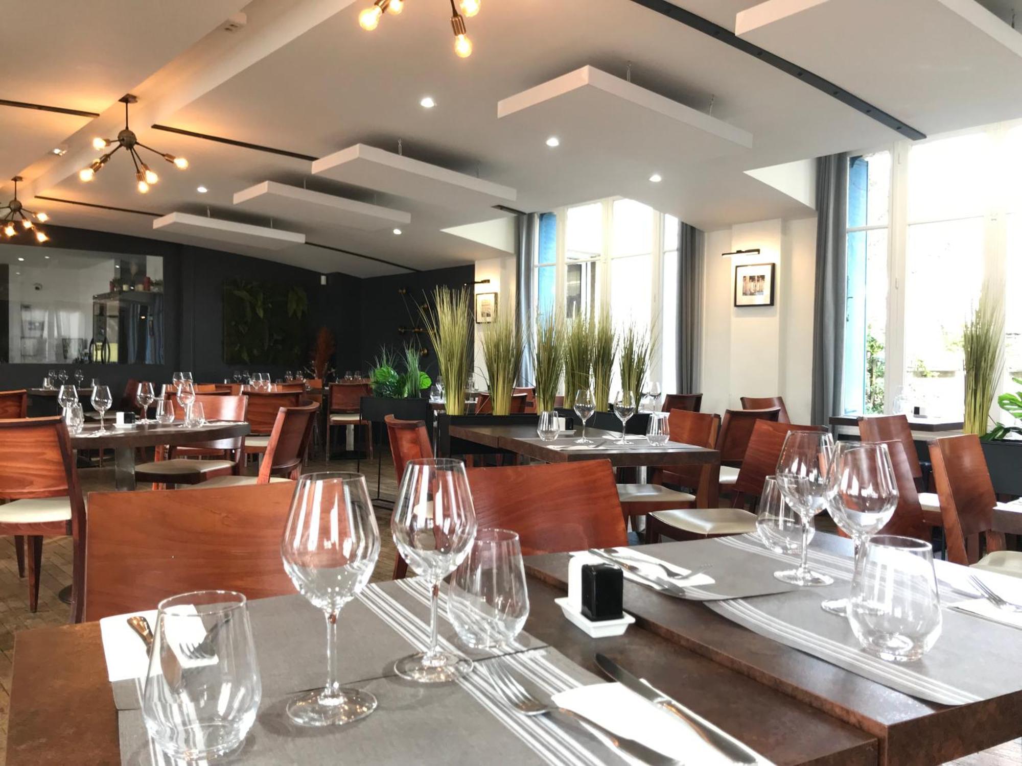Logis Hotel & Restaurant - Les Bords De Seine La Roche-Guyon Eksteriør bilde
