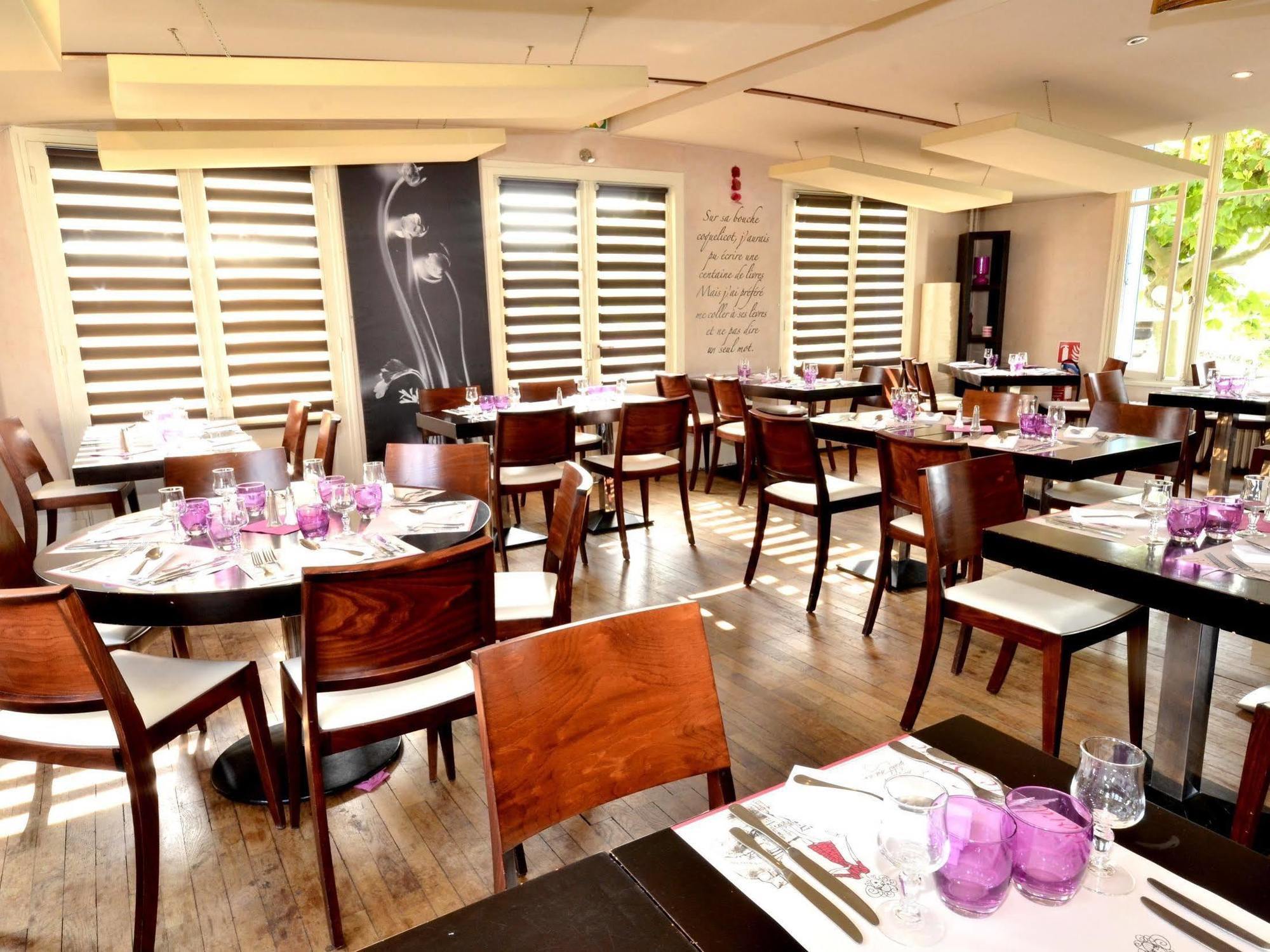 Logis Hotel & Restaurant - Les Bords De Seine La Roche-Guyon Eksteriør bilde