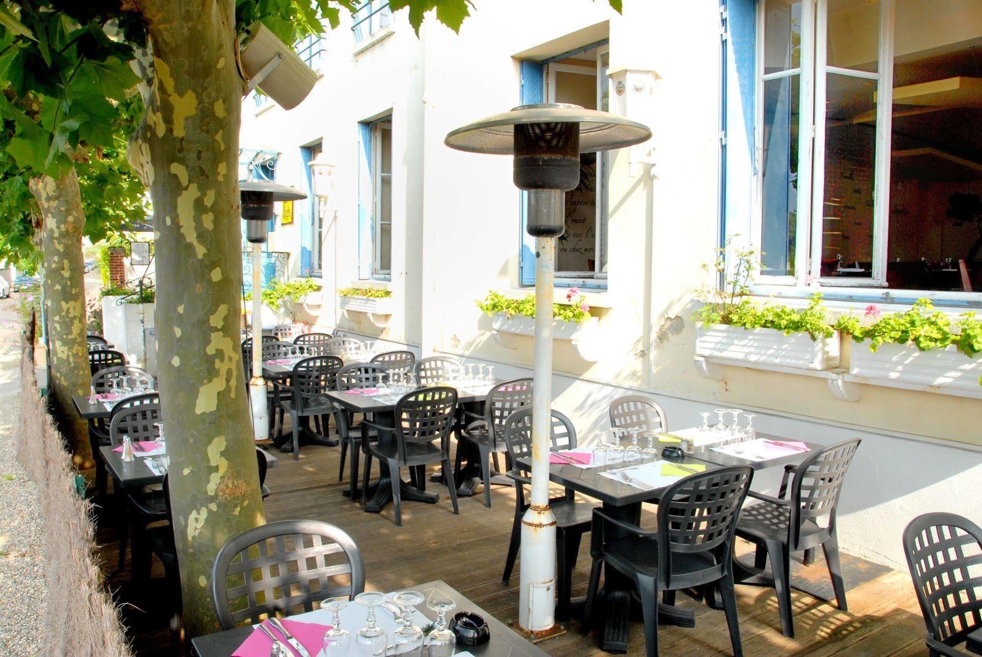Logis Hotel & Restaurant - Les Bords De Seine La Roche-Guyon Eksteriør bilde